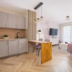 Modern With Air Conditioning & Workspace In By Renters Apartment *