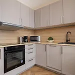 Modern With Air Conditioning & Workspace In By Renters * Gliwice