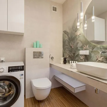 Apartmán Modern With Air Conditioning & Workspace In By Renters