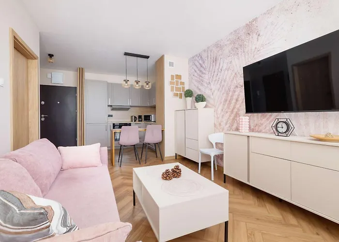 Modern With Air Conditioning & Workspace In Gliwice By Renters