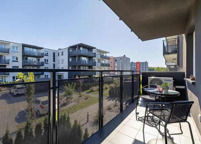 Modern With Air Conditioning & Workspace In Gliwice By Renters * Gliwice