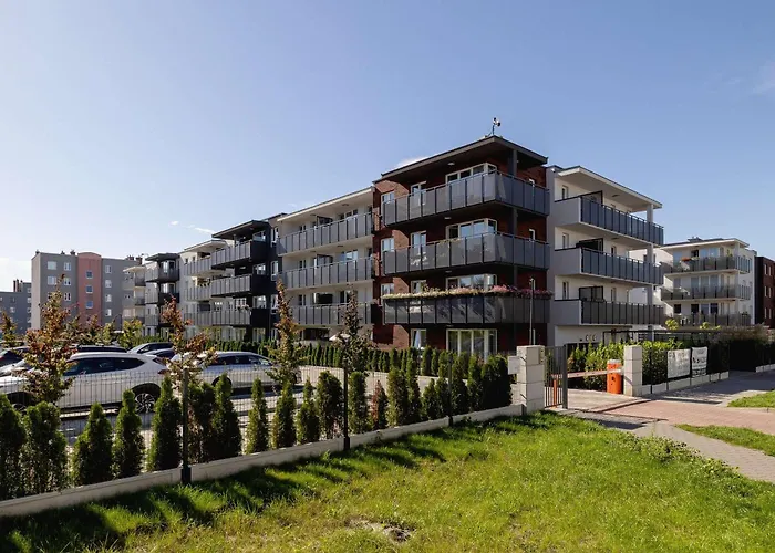 Modern With Air Conditioning & Workspace In Gliwice By Renters Apartamento *